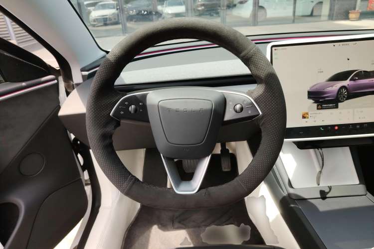 Used Tesla Model 3 2023 Long-Range All-Wheel-Drive Version