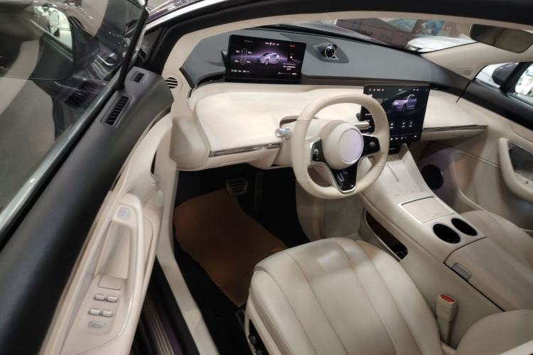 Used Hima Luxeed R7 2024 All-Electric 667 km Max
