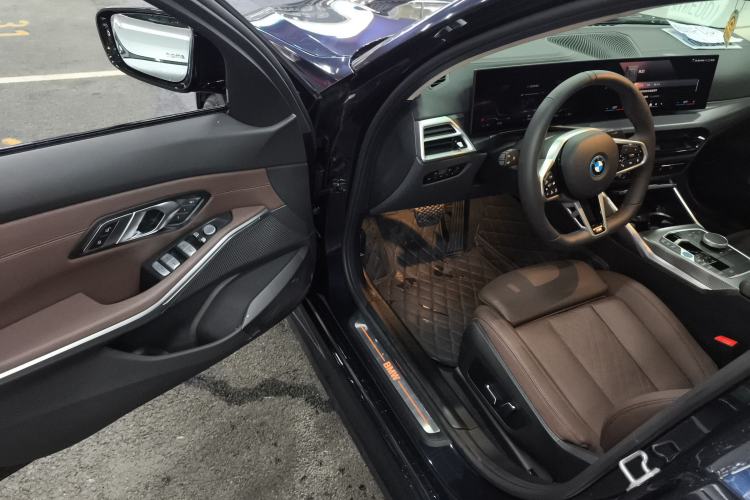 Used BMW i3 2025 eDrive 40 L Midnight Edition
