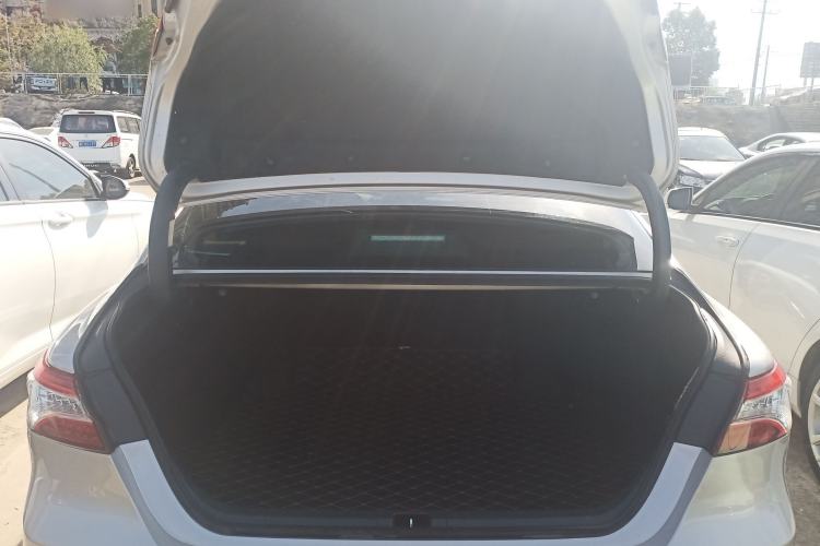 Used Toyota Camry 2021 2.5G Luxury Edition
