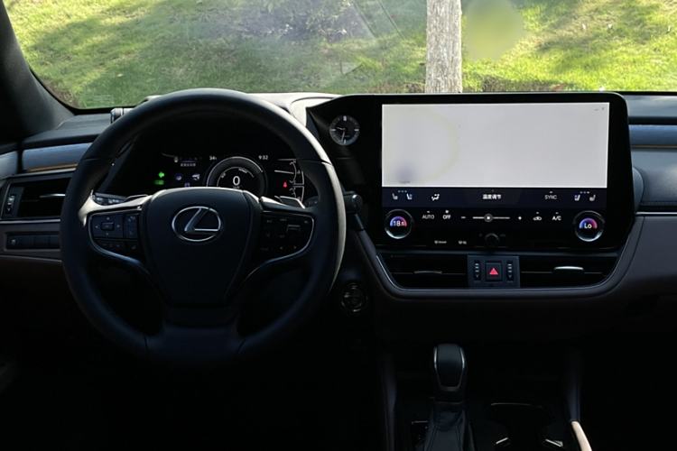 Used Lexus ES 2025 300h Deluxe Edition
