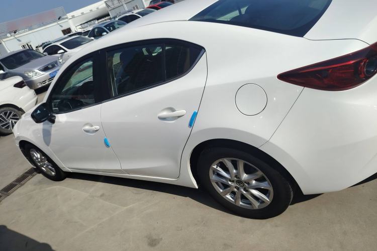 Used Mazda Mazda 3 Axela 2014 Sedan 1.5L Automatic Luxury Model
