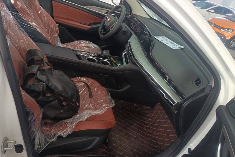 Used Changan Eado 2025 PLUS 1.4T Dual-Clutch High-Energy Version
