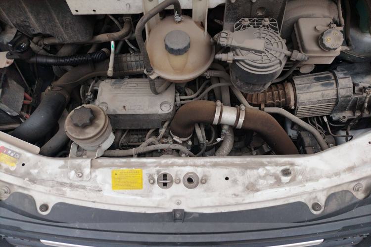 Used SAIC MAXUS Xintu V80 2021 2.0T Manual Classic Aoyuntong Short Wheelbase Ultra-Low Roof 5/6-Seater
