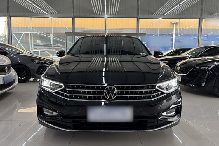 Used Volkswagen Magotan 2023 2 Million Units Limited Edition 330TSI DSG Leading Version
