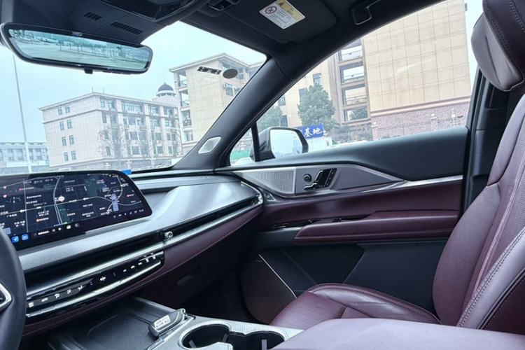 Used Cadillac XT5 2025 2.0T Platinum Edition
