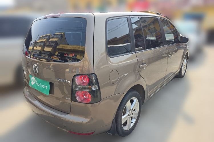 Used Volkswagen Touran 2015 1.4T Manual Fashion Edition 5-Seater
