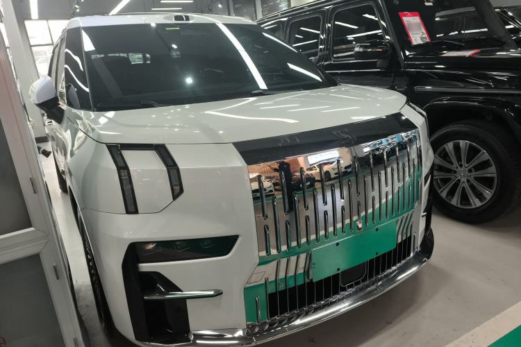 Used Zeekr 009 2024 7-Seater Walk-Through Version Four-Wheel Drive 108 kWh