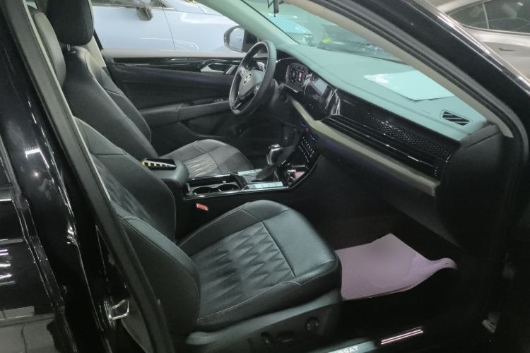 Used Volkswagen Passat 2020 Revised Version 330TSI Luxury Edition China VI Standard
