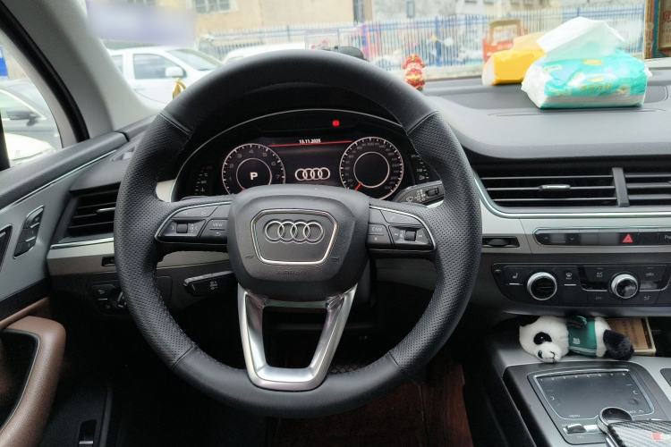 Used Audi Q7 2019 45 TFSI Comfort Model