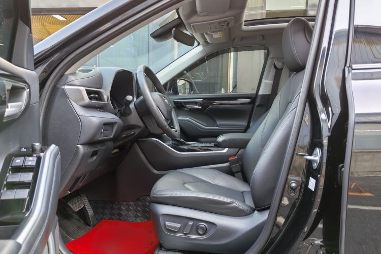 Used Toyota Highlander 2023 2.5L Smart Electric Hybrid Dual-Motor All-Wheel-Drive Luxury 7-Seater
