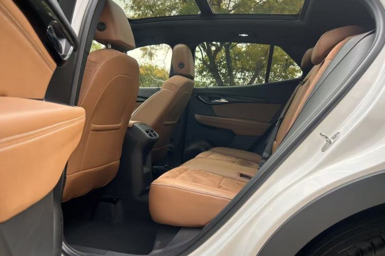 Used Buick Envision 2020 Encore S 652T Four-Wheel Drive Luxury Model
