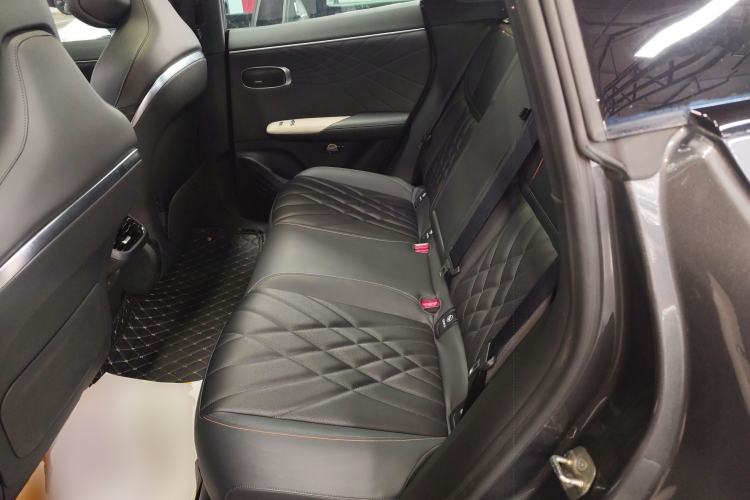 Used  S07 2023 200Max Range-Extended Version
