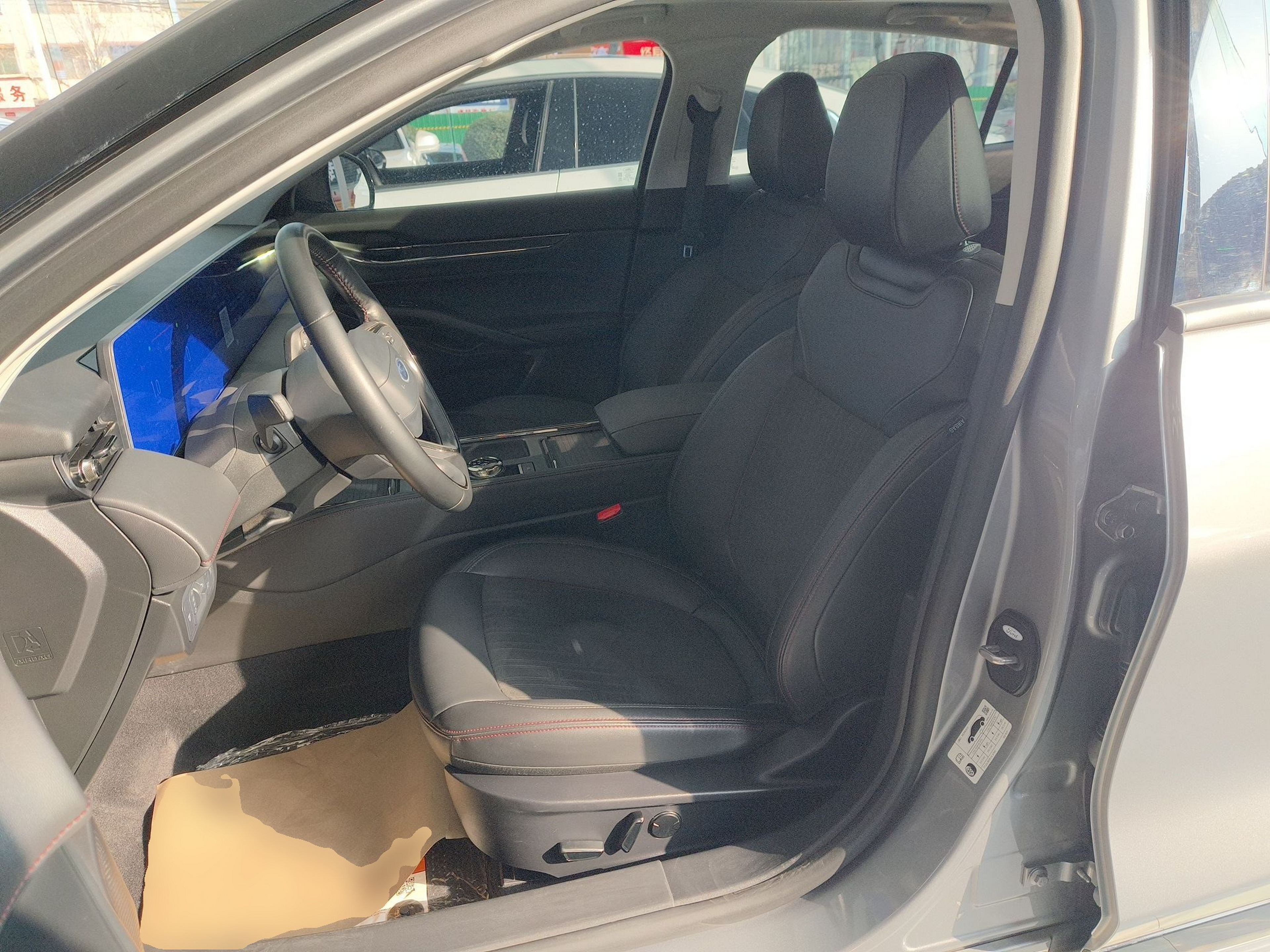 Переднее сиденье в автомобиле