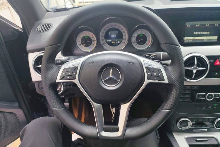 Used Mercedes-Benz GLK-Class 2015 GLK 260 4MATIC Dynamic Edition Ultimate Version
