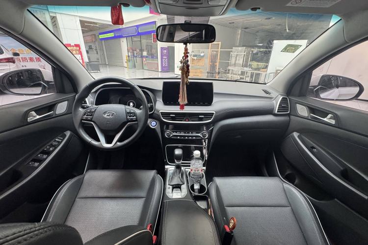 Used Hyundai Tucson 2019 280TGDi Dual-Clutch Two-Wheel Drive Fashion Edition China VI Standard