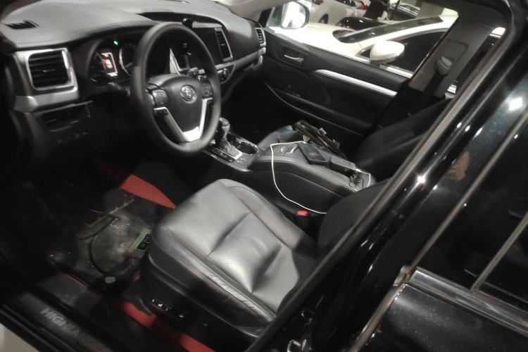 Used Toyota Highlander 2018 2.0T Four-Wheel Drive Prestige Version 7 Seats China VI Standard