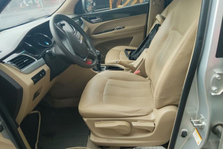 Used Baojun 730 2016 1.5T Manual Comfort Version 7 Seats
