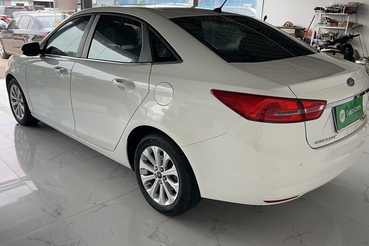 Used Ford Escort 2015 1.5L Automatic Fashion Model