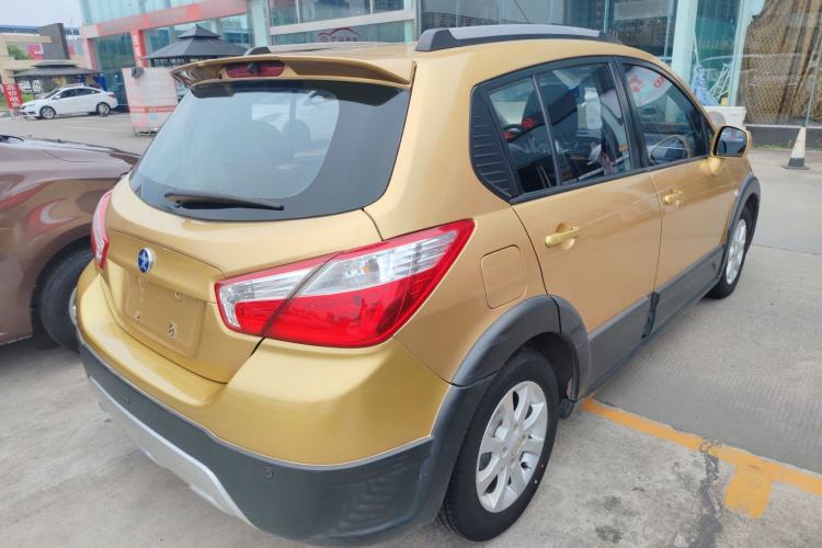 Used Venucia R50X 2013 1.6L Manual Model

