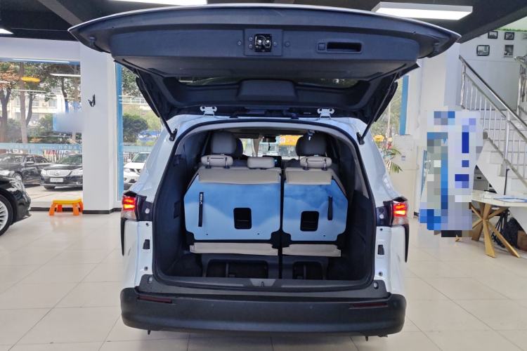 Used Toyota Sienna 2023 2.5L Hybrid Comfort Edition
