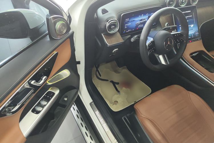 Used Mercedes-Benz GLC 2023 GLC 300 L 4MATIC Dynamic Edition 5-seater