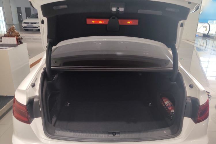 Used Audi A4L 2018 30th Anniversary Edition 40 TFSI Fashion Model
