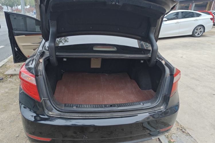 Used Haima M8 2017 1.8T Automatic Model
