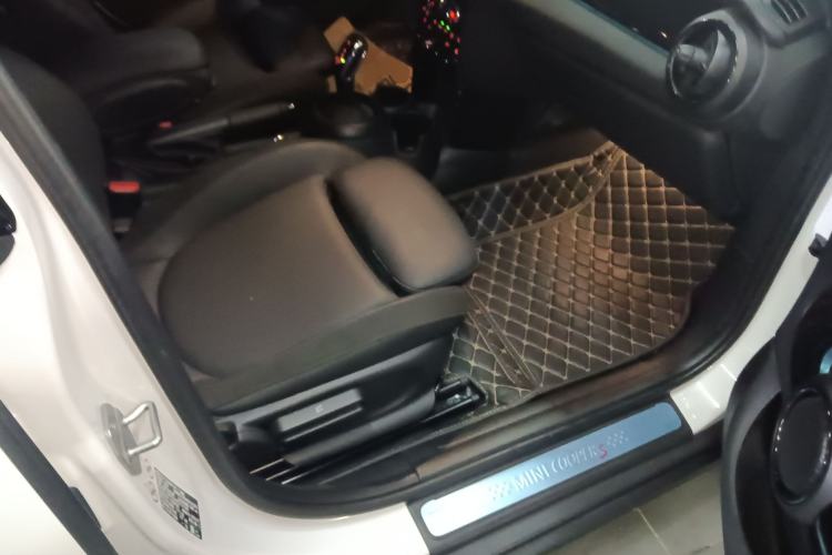 Used  MINI 2023 Facelift 2.0T COOPER S Artist Five-Door Edition
