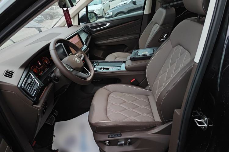 Used Volkswagen Viloran 2024 380TSI Premium Edition
