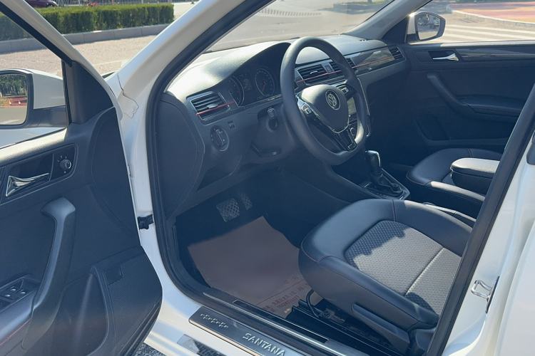 Used Volkswagen Santana 2017 Haval H9 1.6L Automatic Comfort Edition
