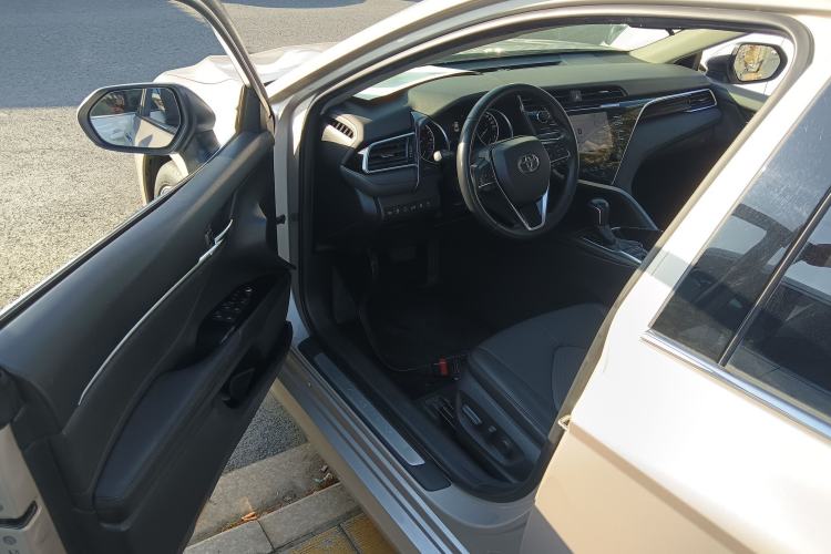 Used Toyota Camry 2018 2.5G Luxury Edition
