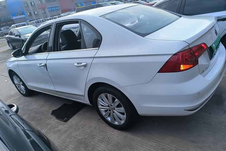 Used Volkswagen Bora 2016 1.6L manual Comfort trim level