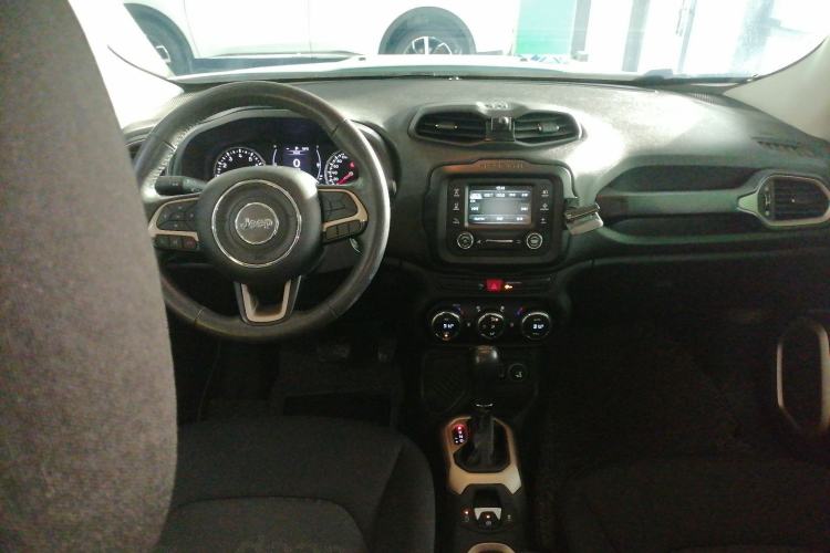 Used  Renegade 2017 180T Automatic Jingneng Edition
