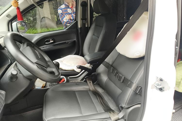 Used Jinbei Gold Hiace M Classic 2023 1.5L Travel Lion Passenger Vehicle 5/6/7 Seats
