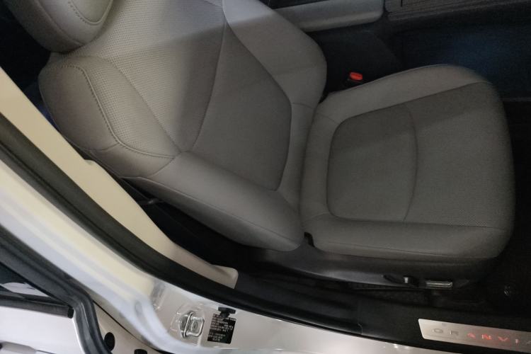 Used Toyota Granvia 2022 2.5L Hybrid Premium Edition