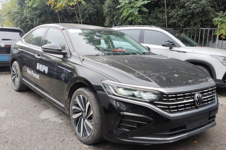Used Volkswagen Passat 2024 380TSI Dragon Glory Edition
