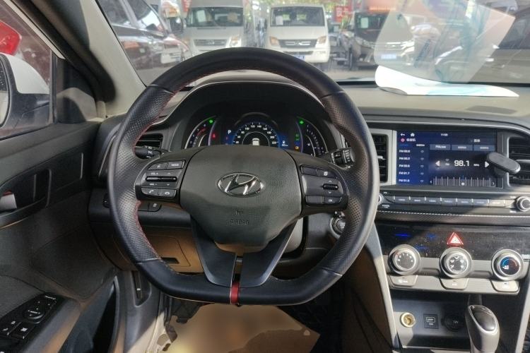 Used Hyundai Elantra 2019 1.4T Dual-Clutch Xuan Dong · Dynamic Model
