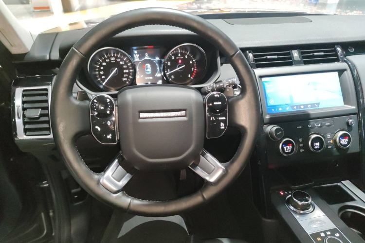 Used Land Rover Discovery 2019 2.0T SE
