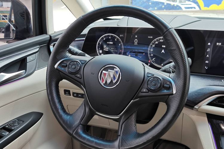 Used Buick GL8 2022 Facelifted Avenir Aivia 7-Seater Premium Edition
