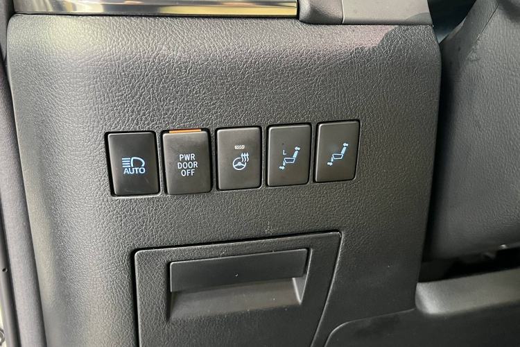 Used Toyota Vellfire 2020 Dual-Engine 2.5L HV Prestige Edition
