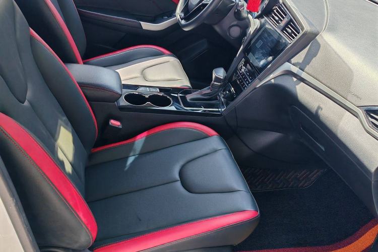 Used Venucia D60 2019 100 000 Honor 1.6L XL CVT Chenku Edition China VI Standard
