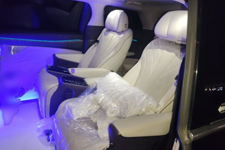 Used Denza D9 2024 DM-i 980 Four-Wheel Drive Prestige Model
