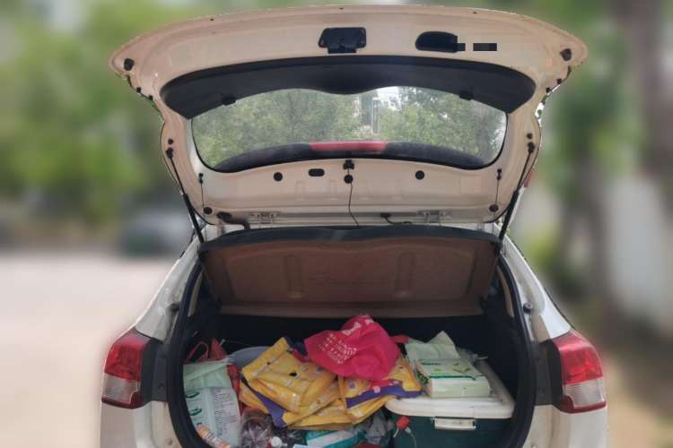 Used Kia K2 2015 Hatchback 1.4L MT GLS Cool Edition
