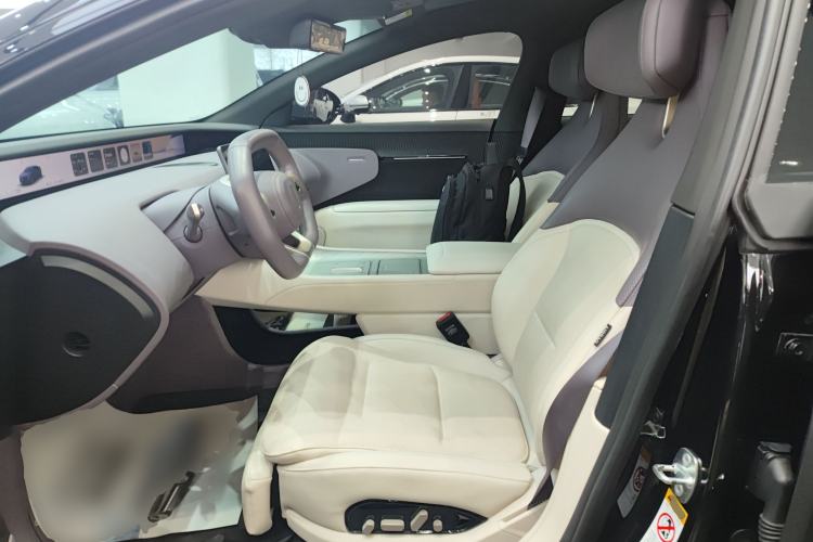 Used  12 2023 700 Three-Laser Rear-Wheel Drive Luxury Edition