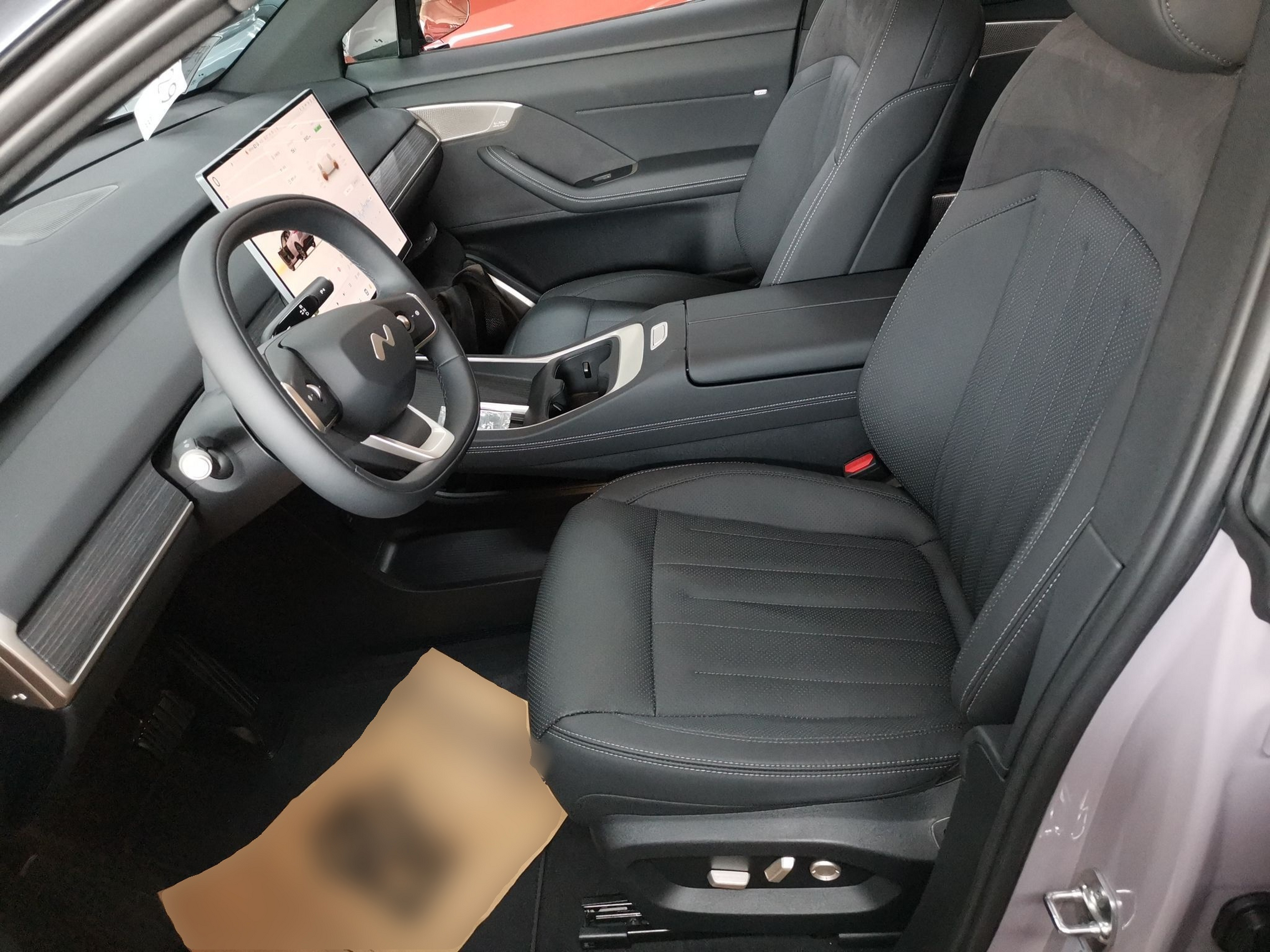 Переднее сиденье в автомобиле