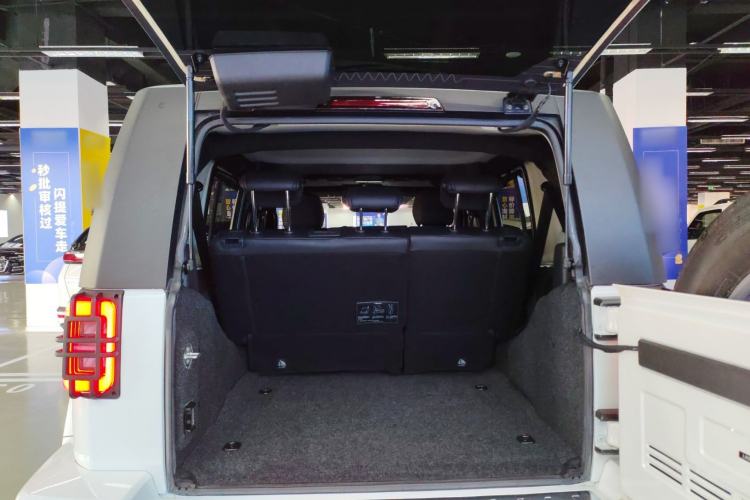 Used  BJ40 2024 2.0T Urban Hunter Honor Edition
