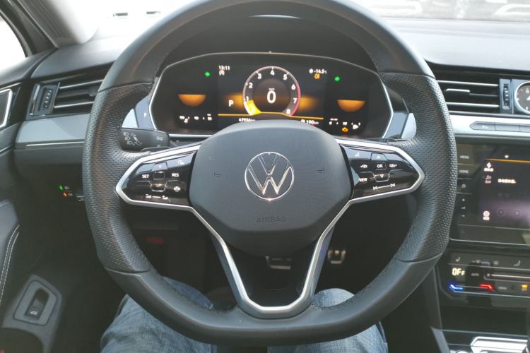 Used Volkswagen Magotan 2023 2 Million Units Limited Edition 330TSI DSG Leading Version
