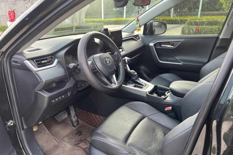 Used Toyota Wildlander 2024 2.0L CVT Two-Wheel Drive Luxury PLUS Edition
