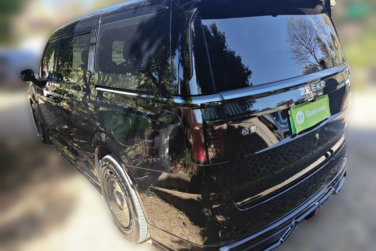 Used Zeekr 009 2024 7-Seater Walk-Through Version Four-Wheel Drive 108 kWh